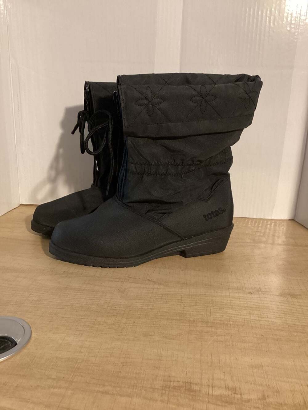 Totes Black Weather Bound Quilted Faux Fur Winter Boots Size 6.5